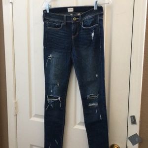 FINAL MARKDOWN Junior sneak peek distressed Jeans 3